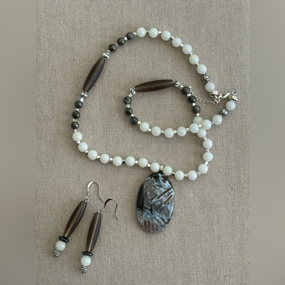 Beautiful 24 inch Mixed bead necklace (with matching earrings)